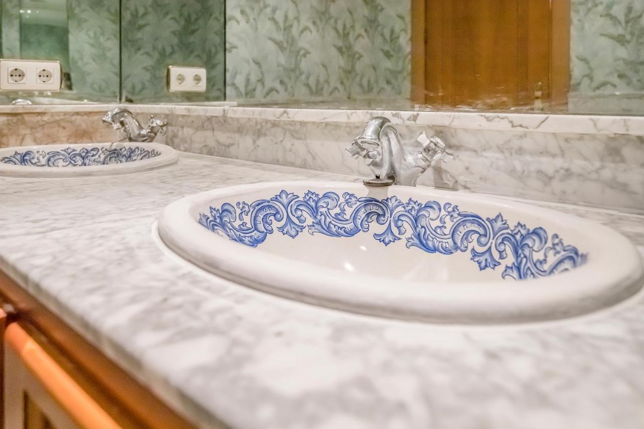 Апартаменты Bhost- Especeria Historic Center Малага Экстерьер фото